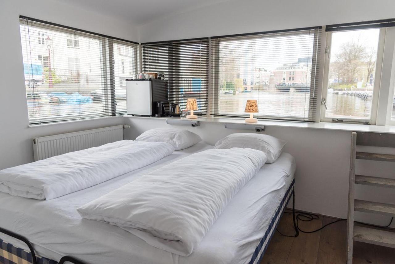 Houseboat Next To Amstel Bed & Breakfast Amsterdam Dış mekan fotoğraf